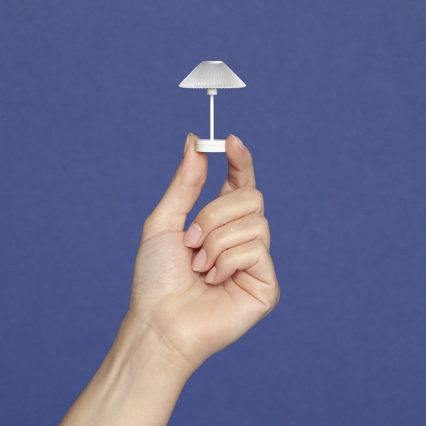 1/12 Scale Miniature White Pleated Table Lamp