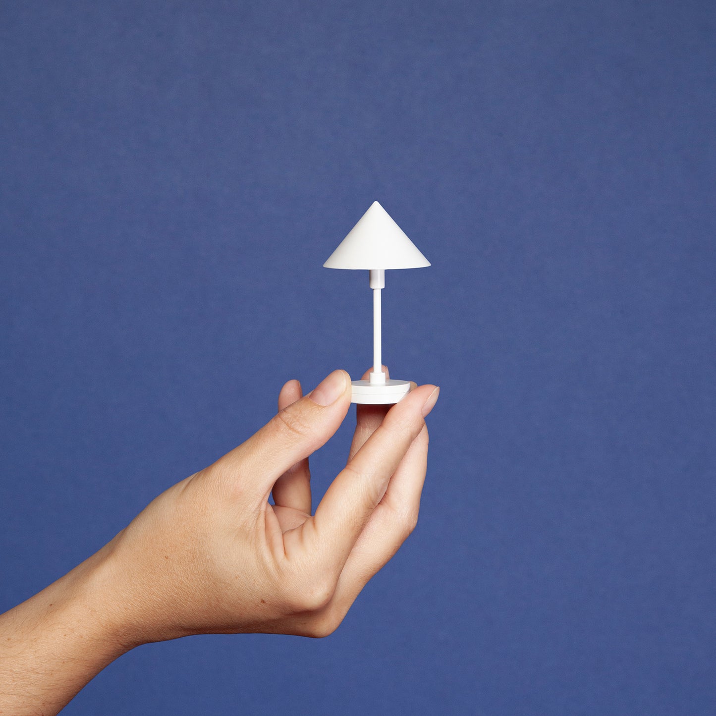 1/6 Scale Miniature White Triangle Table Lamp